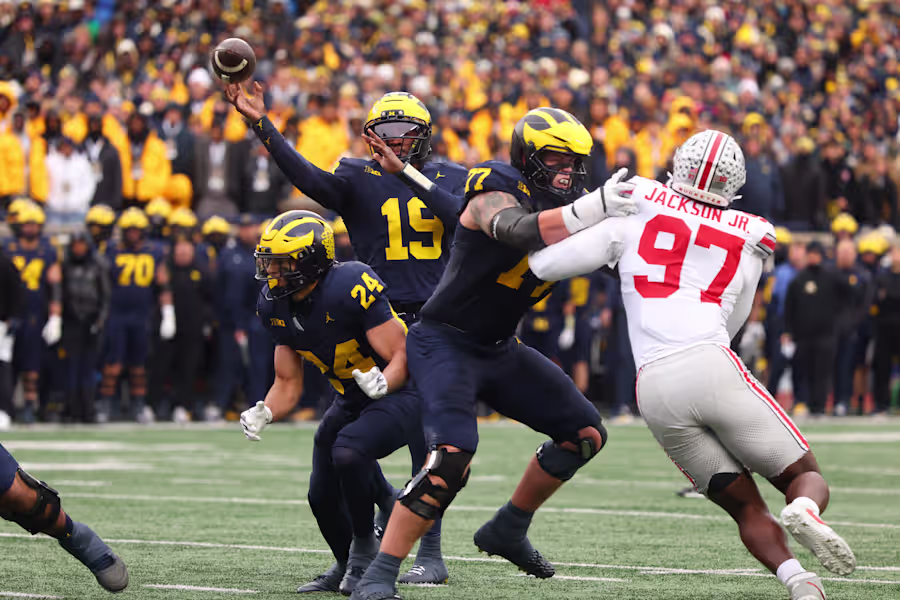 Ohio State vs Michigan Score: Buckeyes Lead 17-9 at Halftime as Bryce Underwood Struggles, Wolverines Offense Stalls in Rivalry Showdown