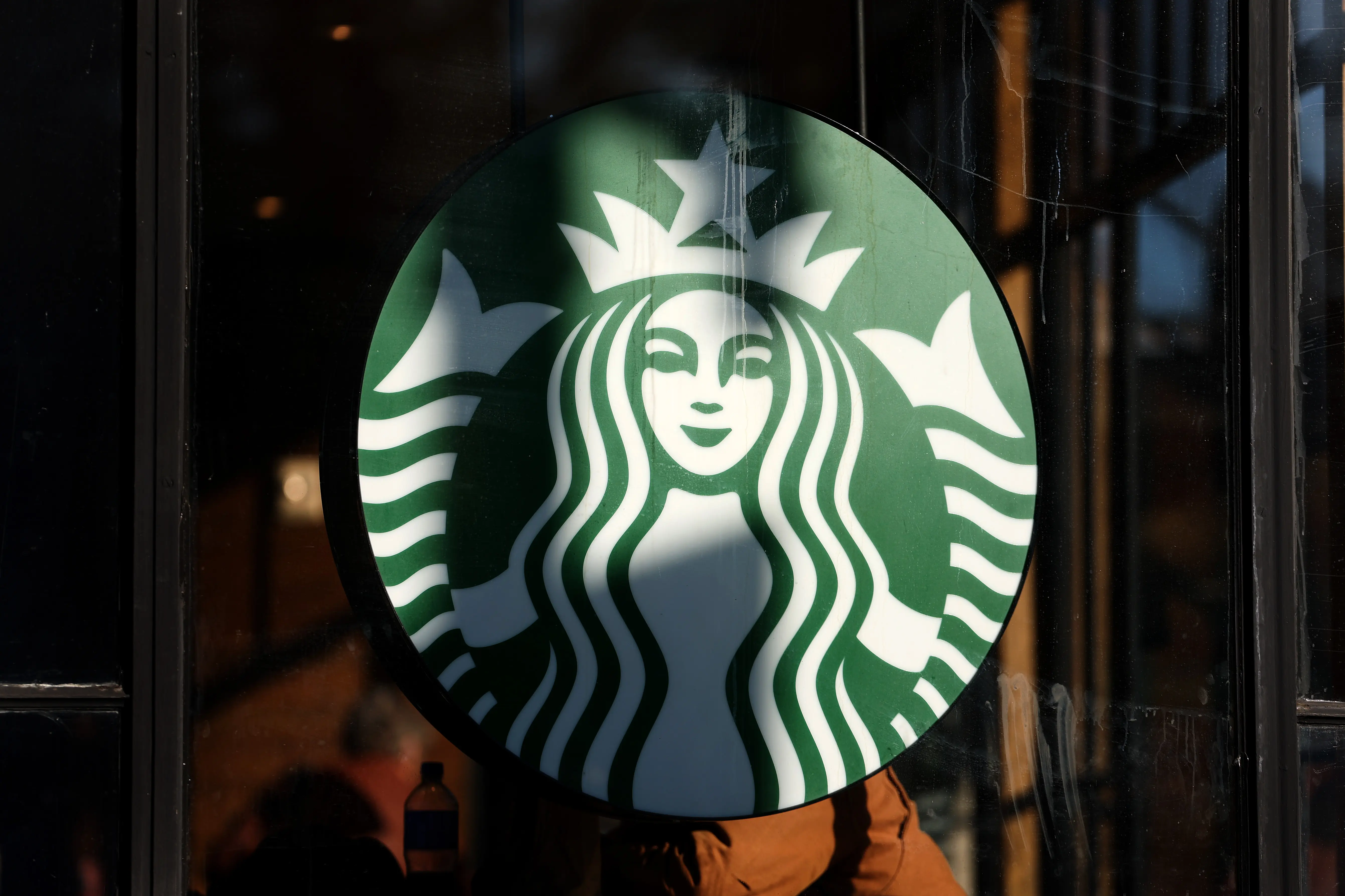Starbucks Black Friday Hours 2025: Is Starbucks Open? Holiday Hours & Deals Explored