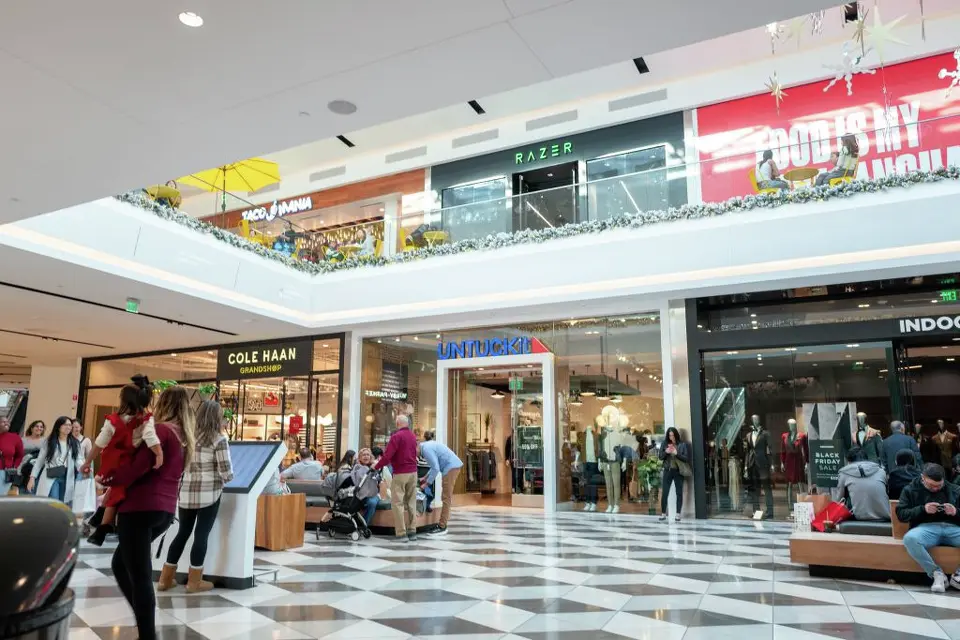 Valley Fair Mall Reopens After Black Friday Shooting: Westfield Valley Fair Back Open Saturday Following San Jose Incident That Injured 3 Shoppers