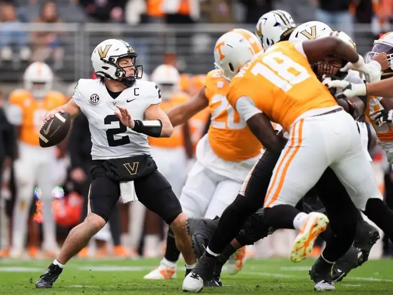 Vanderbilt vs Tennessee: Commodores Crush Vols 45-24 Behind Diego Pavia's 433 Total Yards in Historic First 10-Win Season